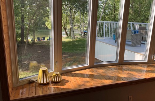 Rama Cottage | Nature's Cottage Washago - Beautiful Private Waterfront property with Hot Tub