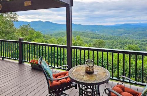 Murphy House | Nature's Embrace Cabin