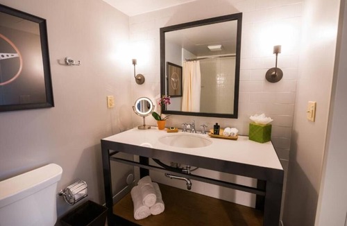 Live Oak Hotel | Nature's Embrace: Room with Patio | Scenic Views & Trail Adventures