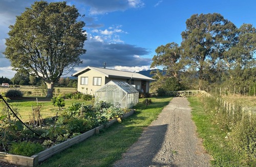 Murupara Cottage | Nature's Gate
