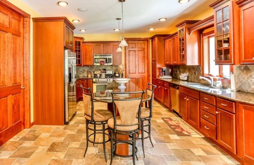 Cairo House | Nature`s Haven: Hot tub, ATV, hiking & fishing!