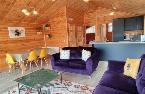 Brundall Cottage | Nature's Nook - Norfolk Broads