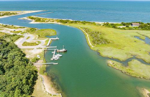 Mattituck House | Nature's Paradise: Private Dock & Water Views