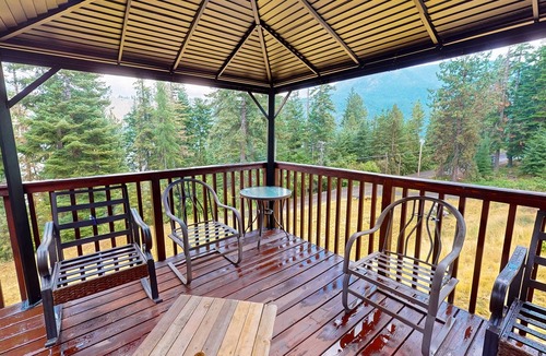 Wallowa County House | Nature’s Perfect Retreat: Wallowa Lookout - Stunning Views, Cozy Comfort