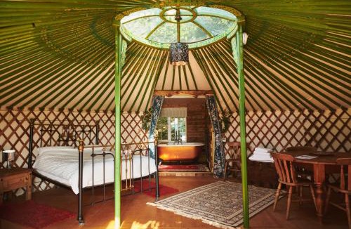 Chew Stoke Cabin | Nature's Spectacular