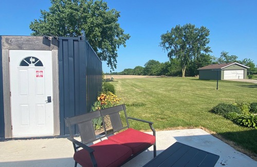 Kingsville Cottage | "Nature Wakes, You Rest". Never pay a cleaning fee!