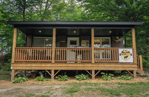 Frampton Ski Chalet | Nature & Wildlife Escape - Alfred Shack