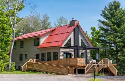 Algonquin Highlands Cabin | Nature’s Channel at Dimensions | Cabin Twelve | Meals Included