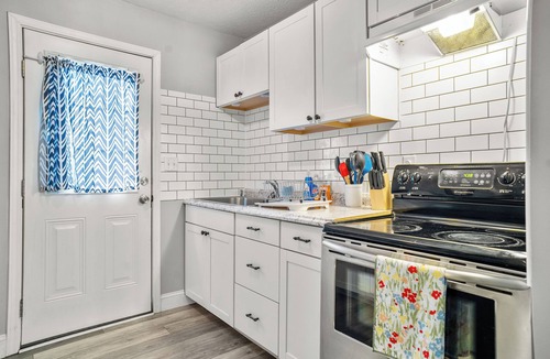 Stanton House | Nature’s Nook l Cozy 2BR l 15 min to RRG l WI-FI