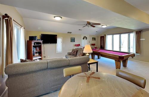 Blakeslee House | Natures Retreat