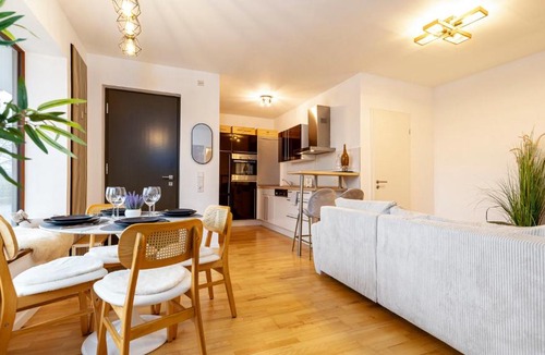 Voehringen Apartment | NaturOase, Moderne Architektur - Arbeitsplatz - Klimaanlage - Parkplatz - Waschmaschine
