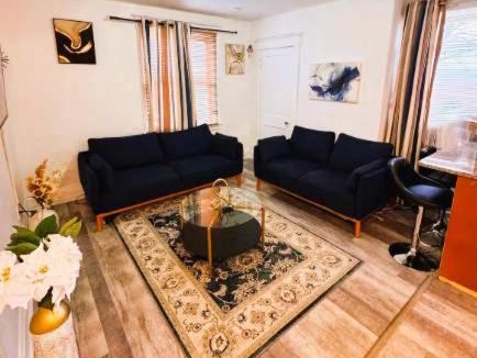 Munhall Apartment | Natvy Alpha Suite - 3 Bedroom