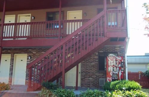 Naugatuck Hotel | Naugatuck Motor Lodge