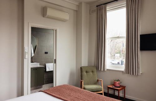 Parkville Hotel | Naughtons Hotel