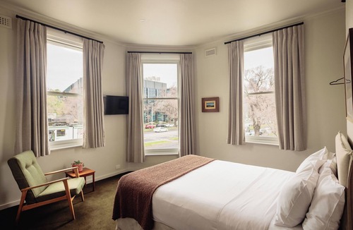 Parkville Hotel | Naughtons Hotel