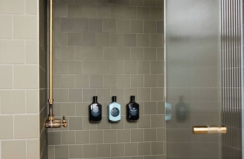 Parkville Hotel | Naughtons Hotel