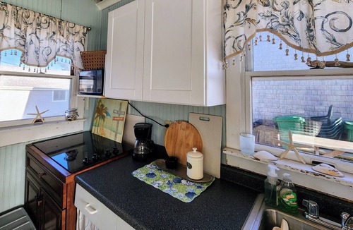 Jerusalem Cabin | Nautical Nook - Beachfront Vacation Rental