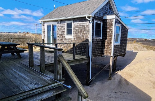 Jerusalem Cabin | Nautical Nook - Beachfront Vacation Rental