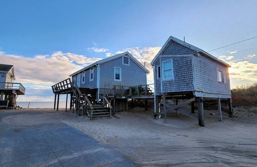 Jerusalem Cabin | Nautical Nook - Beachfront Vacation Rental