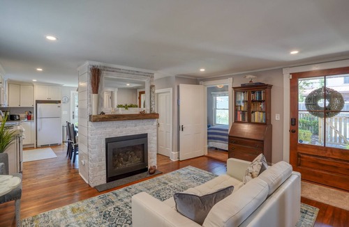 Historic District House | Nautical Soul, Modern Comfort: Canalfront Park Living in Heart of Historic Lewes