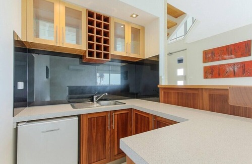 Lakes Entrance House | Nautilus | Modern Lakeside Escape