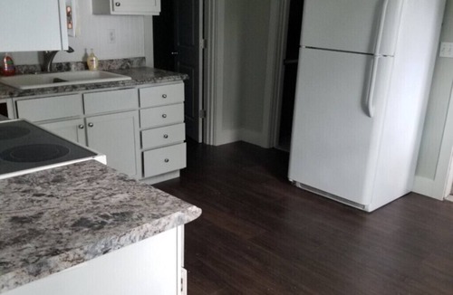 Niota Cottage | Nauvoo Country Cottage - Sleeps 12