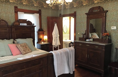 Nauvoo Bed & Breakfast | Nauvoo Grand Bed & Breakfast