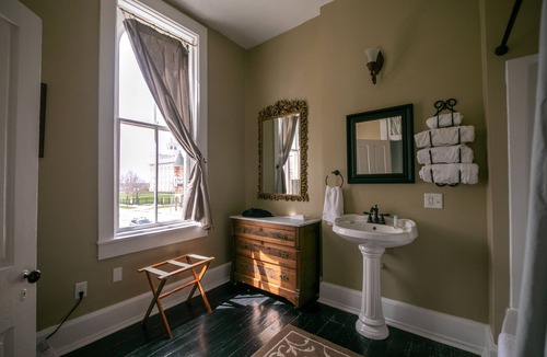 Nauvoo Hotel | Nauvoo Temple House Hotel