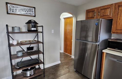 Niota House | Nauvoo Windmill Farmhouse 10-12 people