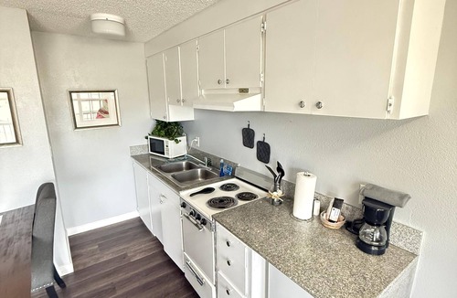 West Hills Hotel | Naval Suites By FairBridge