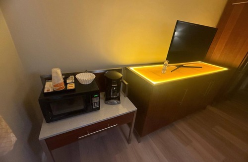 West Hills Hotel | Naval Suites By FairBridge