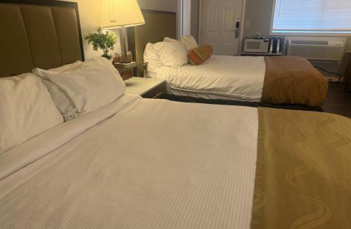 West Hills Hotel | Naval Suites by FairBridge