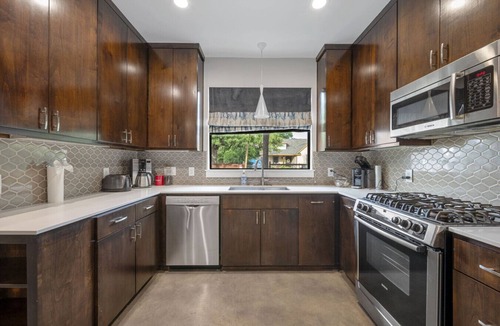 Central East Austin Villa | Navasota Luxury Villa