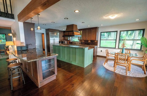 Barrett House | Navigate Stays one-of-a-kind Waterfront Retreat