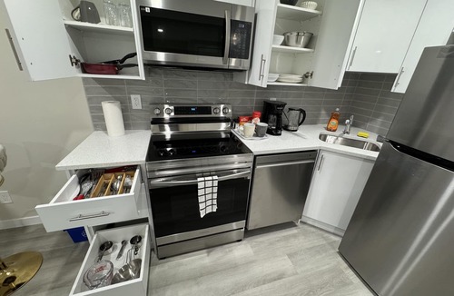 Southwest Calgary Apartment | Navii Estates - Vacations Elevated, Homes Perfected