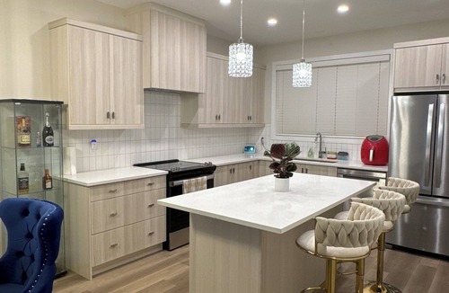Southwest Calgary Apartment | Navii Estates - Vacations Elevated, Homes Perfected