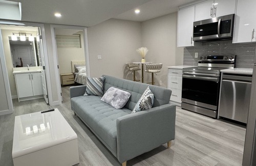 Southwest Calgary Apartment | Navii Estates - Vacations Elevated, Homes Perfected