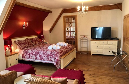 Houesville Bed & Breakfast | Navy & Co