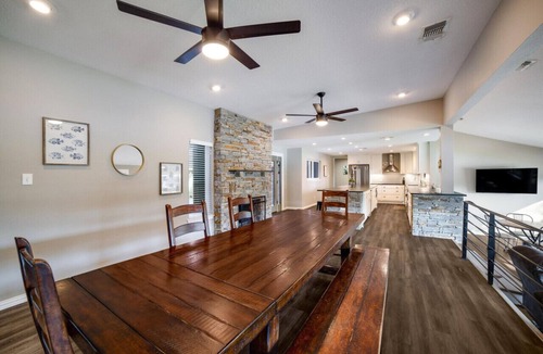 New Braunfels House | NB Lakefront Getaway*Luxury on Lake Dunlap