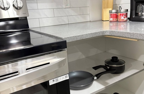 Calgary House | nCozy guest suite, walking trails