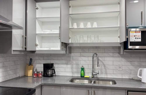 Calgary House | nCozy guest suite, walking trails