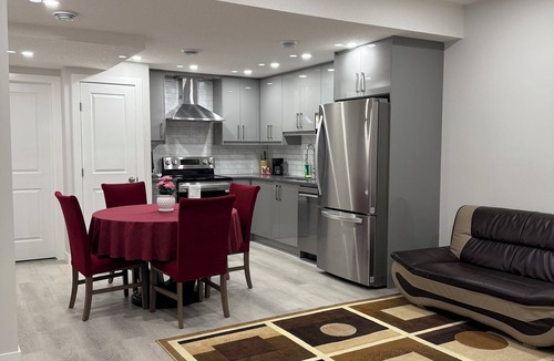 Calgary House | nCozy guest suite, walking trails