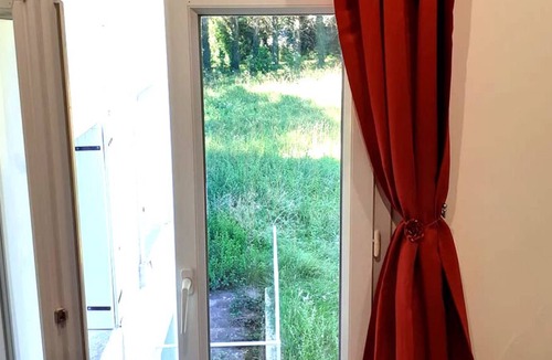 Annesse-et-Beaulieu Apartment | (N°07) Nice quiet studio with free private parking