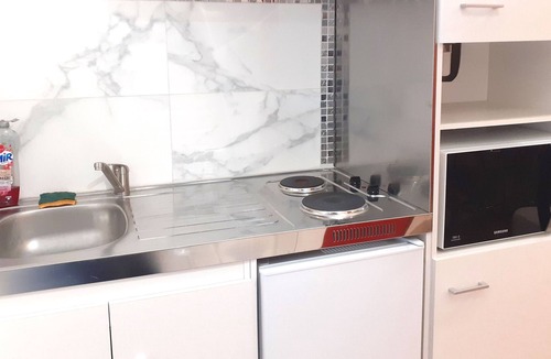 Annesse-et-Beaulieu Apartment | (N°07) Nice quiet studio with free private parking