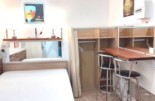 Annesse-et-Beaulieu Apartment | (N°07) Nice quiet studio with free private parking