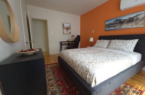 Monkland Village Apartment | NDG & Montreal getaway
