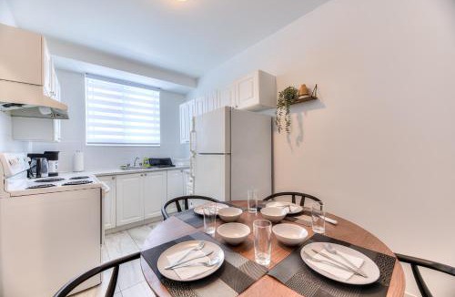 Cote-Des-Neiges—Notre-Dame-De-Grace Apartment | NDG & Montreal getaway