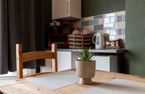 Bordesley Apartment | nDigbeth Apartment Sleeps 12