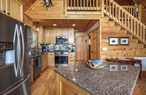 Murphy Ski Chalet | nDiscover Your Perfect Getaway: Where Furry Friends and Foodies Feel at Home!