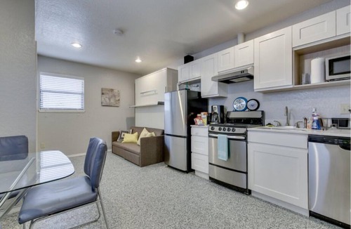 Business District Apartment | [NE 5th G]Near to OUHSC Hospitals-Garage Studio, In a newly renovated house.